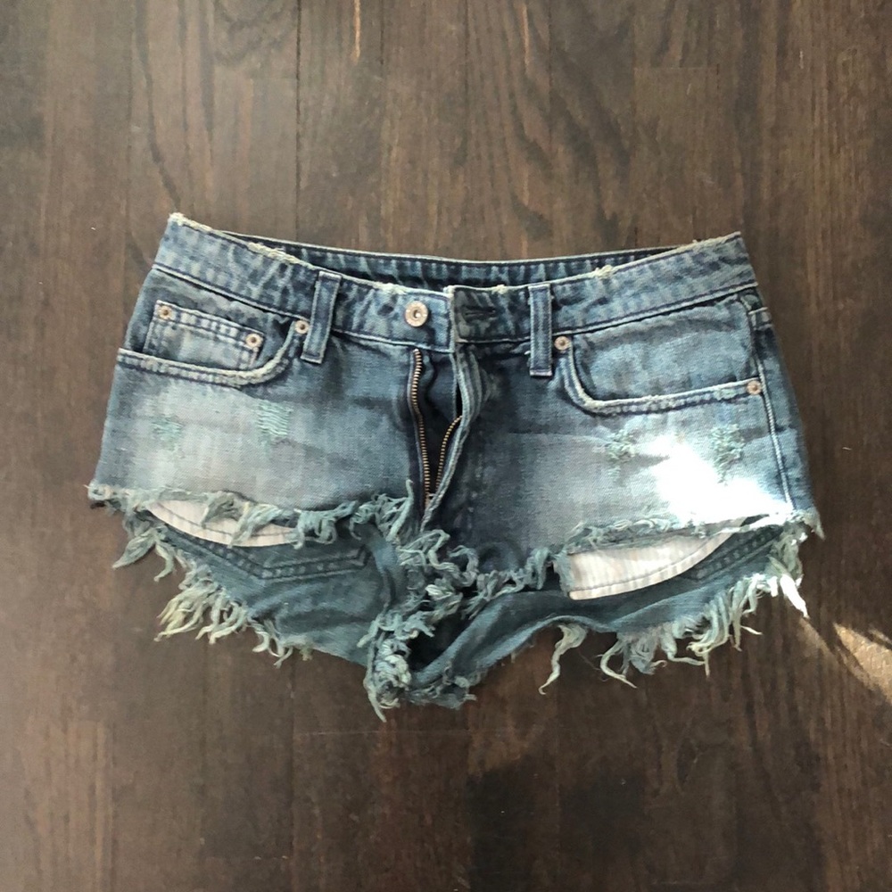 LF Jean shorts with frayed details
